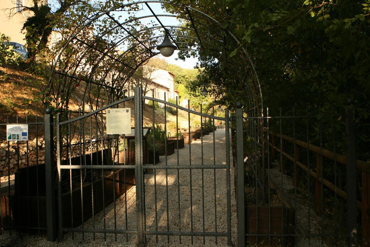 Convento Di San Colombo Hotell Santo Stefano Di Sessanio Eksteriør bilde