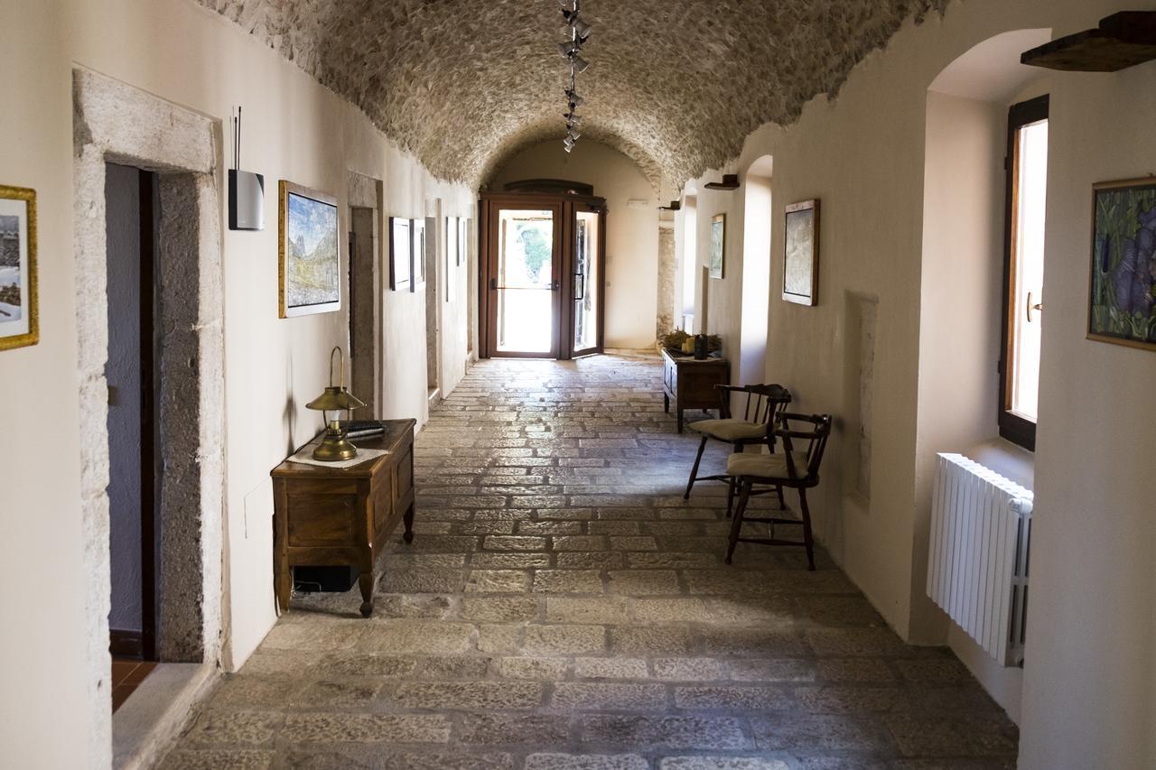Convento Di San Colombo Hotell Santo Stefano Di Sessanio Eksteriør bilde