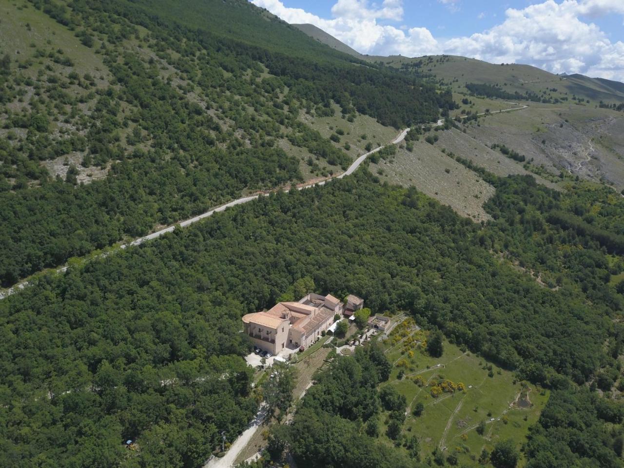 Convento Di San Colombo Hotell Santo Stefano Di Sessanio Eksteriør bilde